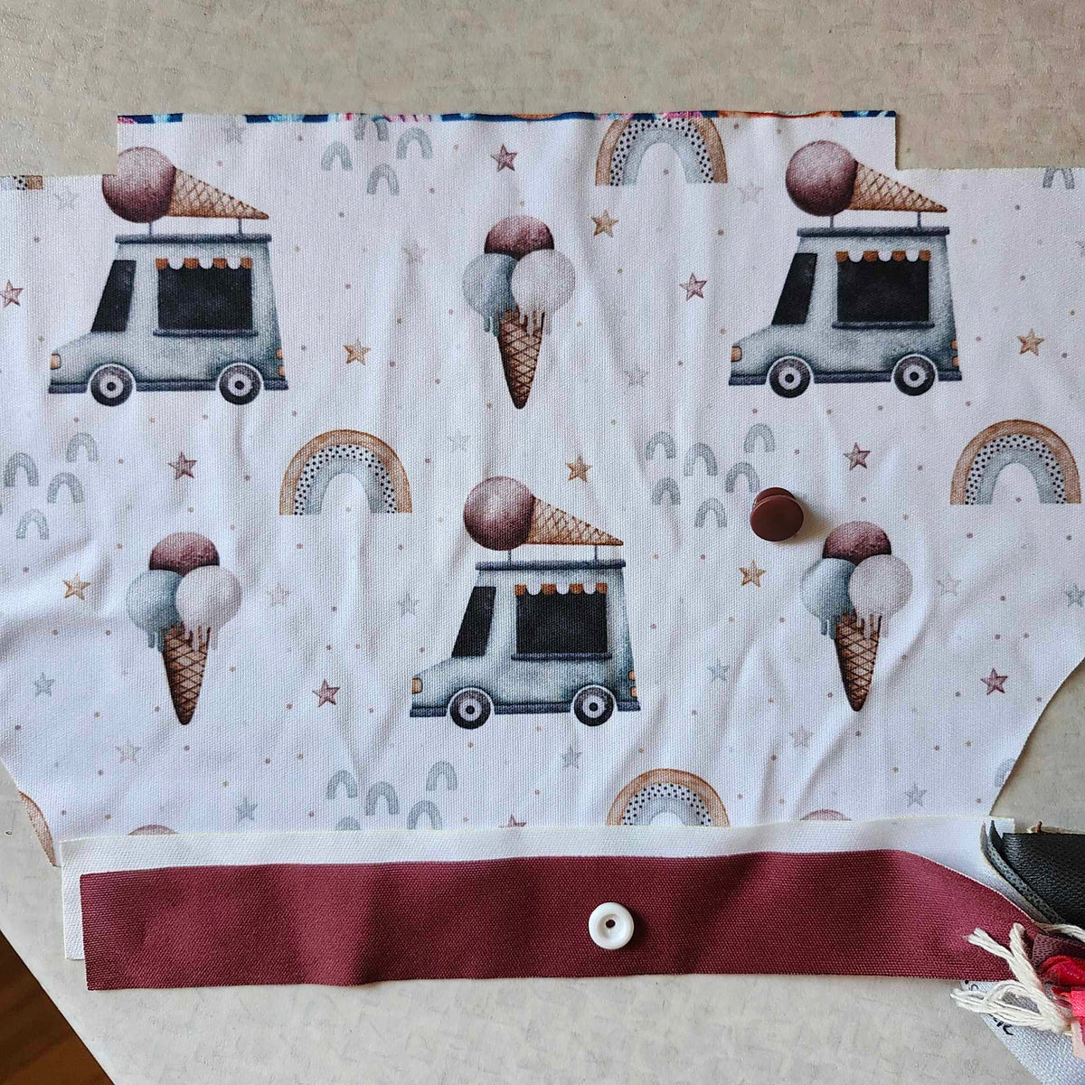 Cloth Diaper | One size | Ice cream please! (wrap)