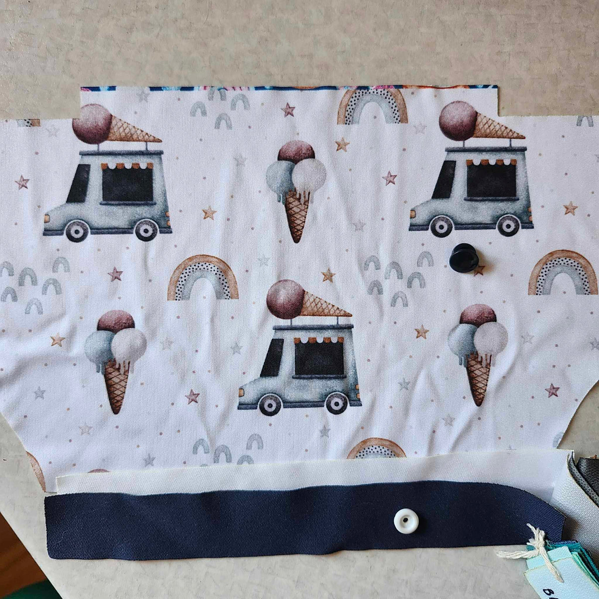 Cloth Diaper | One size | Ice cream please! (wrap)