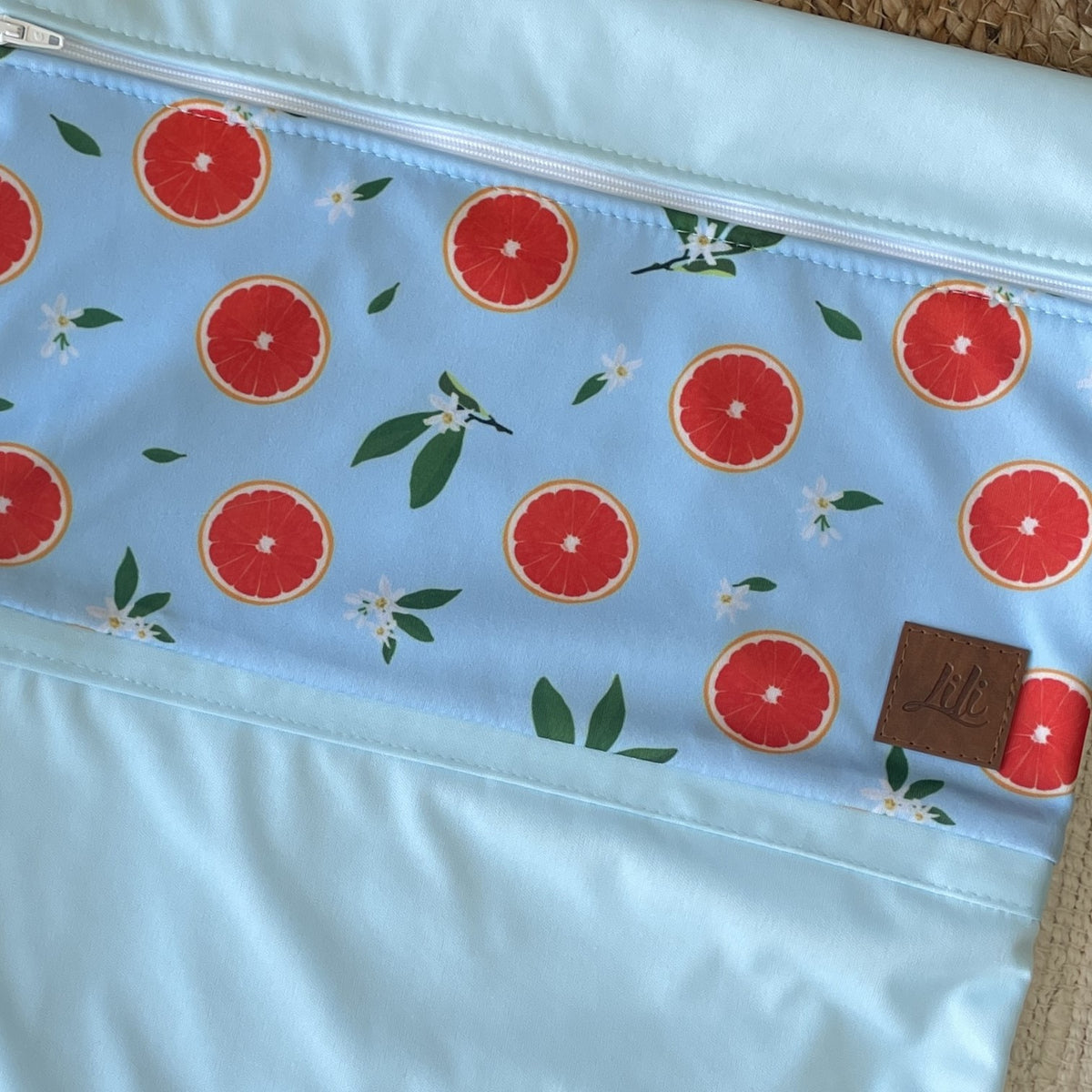 Hanging waterproof bag | Grapefruit