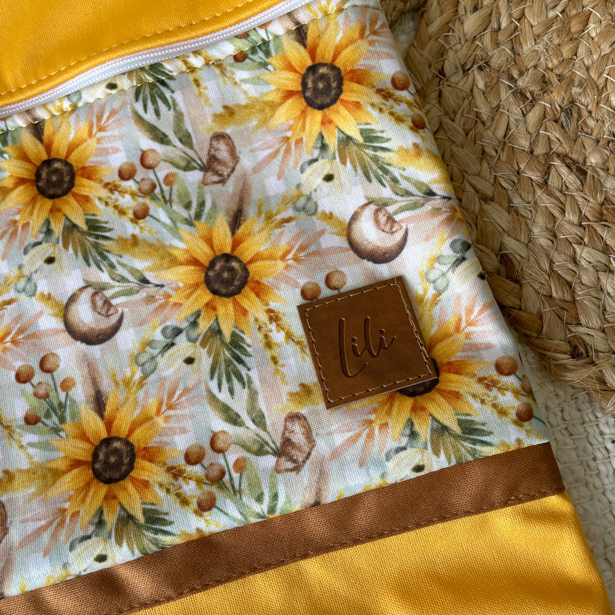 Hanging waterproof bag | Country sunflower