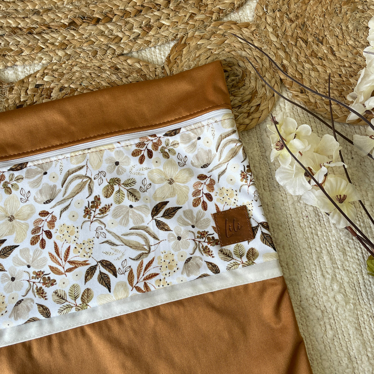 Waterproof transport bag | Floral sepia