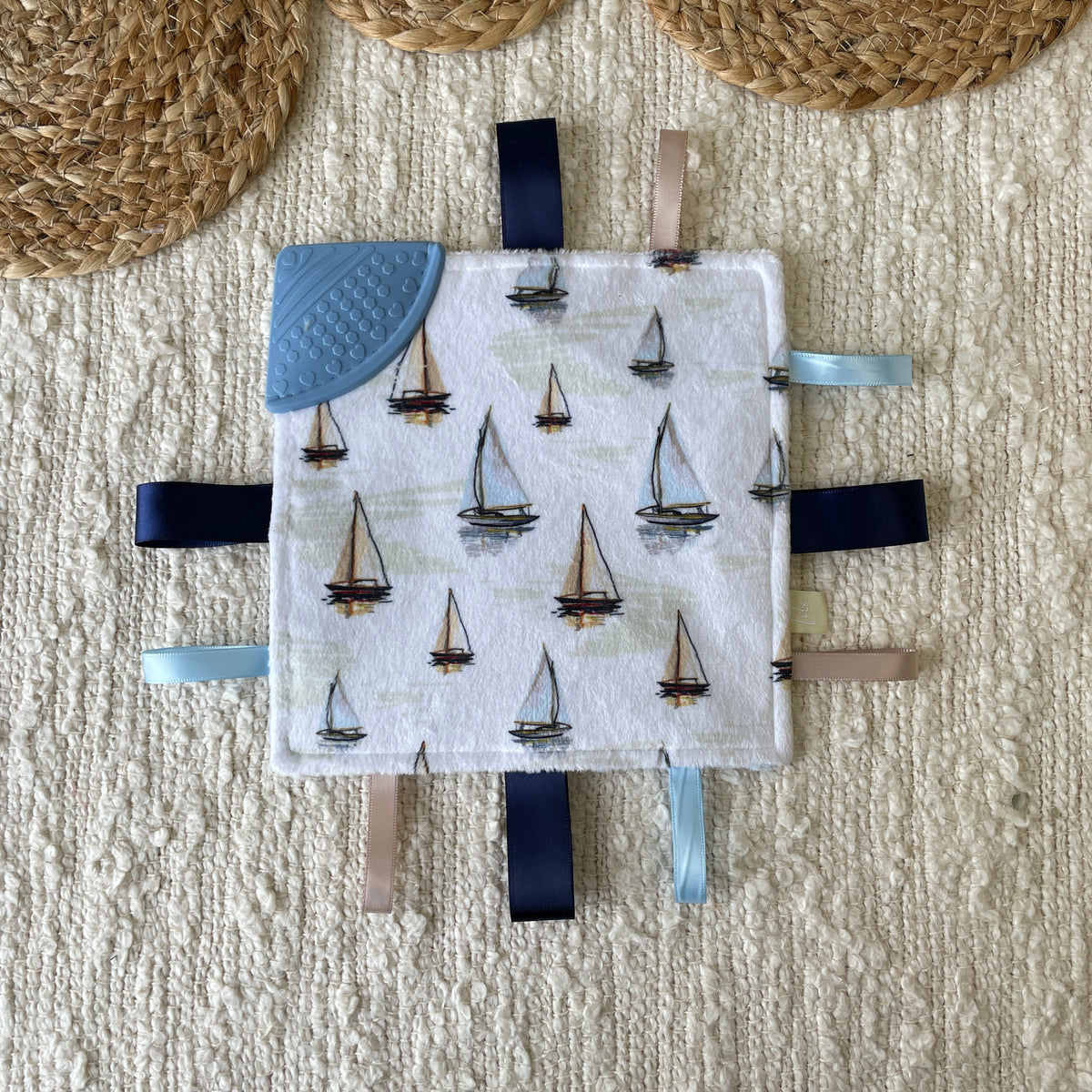 Crunchy comforter with teething corner | Sailboat