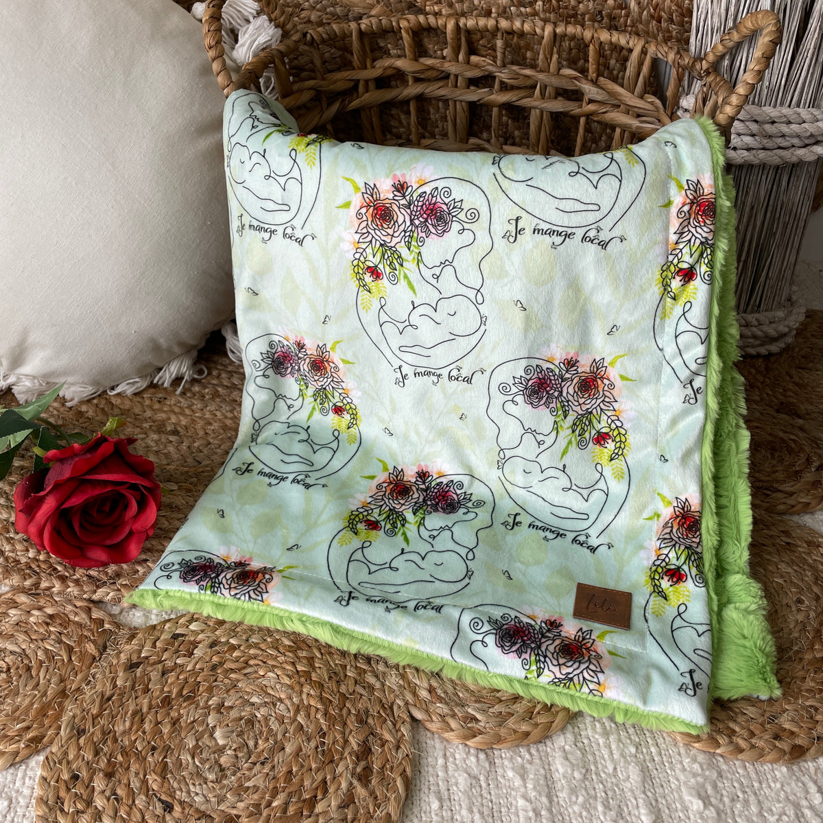 Simple comforter ready to go | Green Floral Breastfeeding [Minky/Faux Fur]