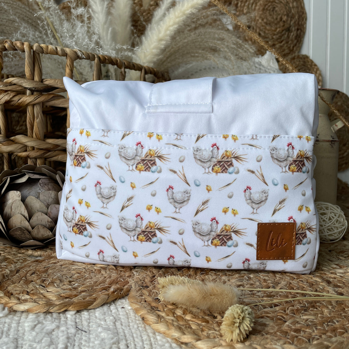 Waterproof LiliPOD bag | A hen and her eggs